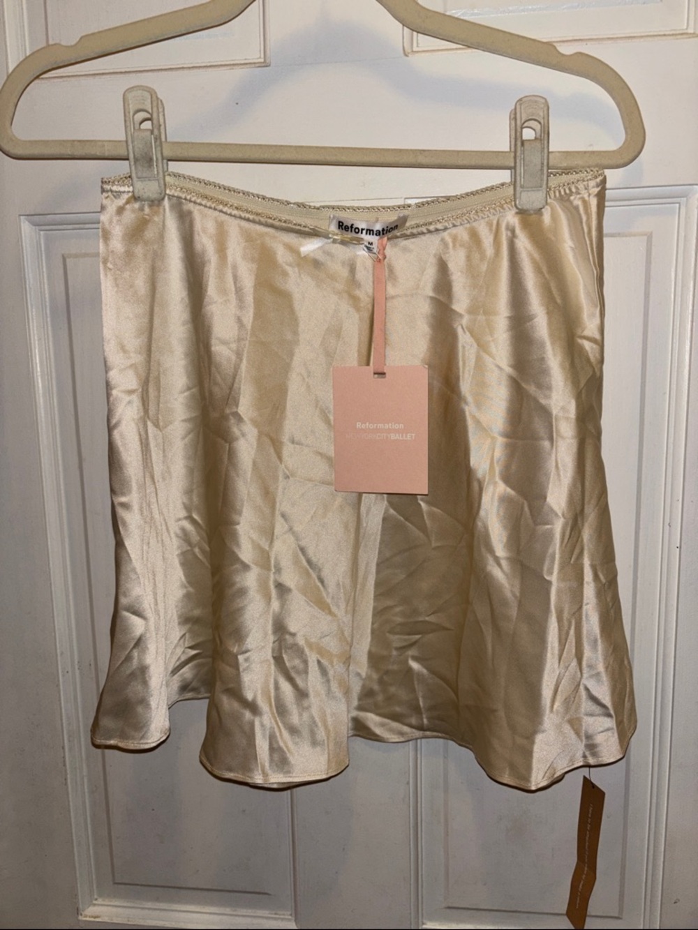 Reformation 100% silk Satin Mini Skirt in Champagne ivory New York City ballet